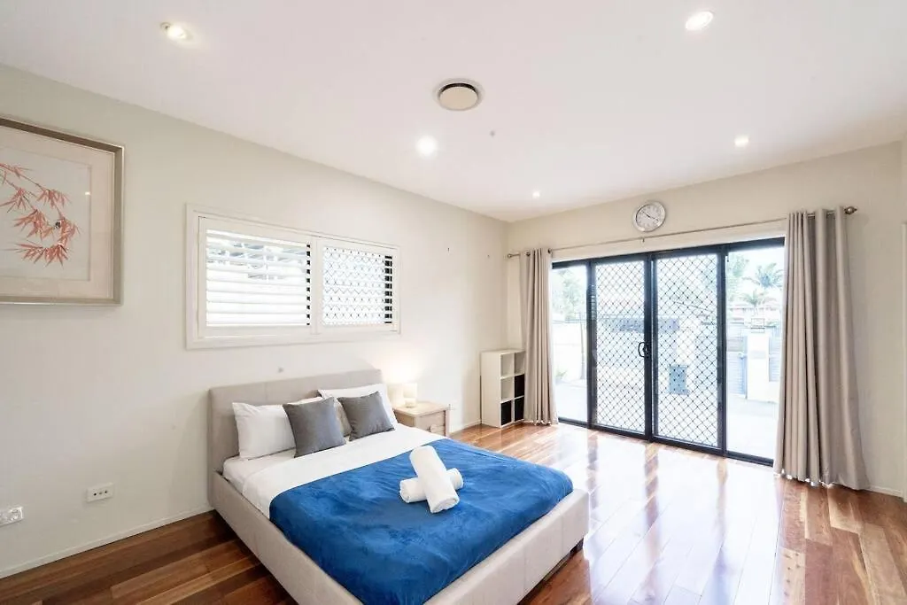 Апартаменты Spacious 5Br 3Ba Home W Parking And Yard In Sunnybank - S4 Брисбен