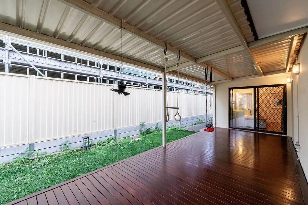 Апартаменты Spacious 5Br 3Ba Home W Parking And Yard In Sunnybank - S4 Брисбен