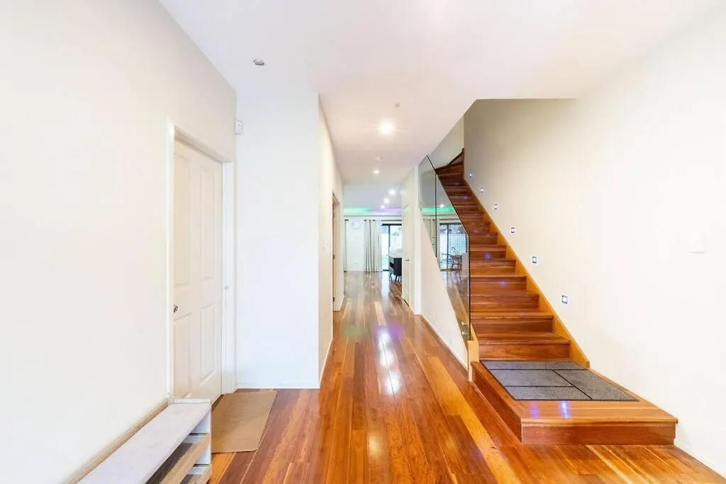 Spacious 5Br 3Ba Home W Parking And Yard In Sunnybank - S4 Брисбен Австралия