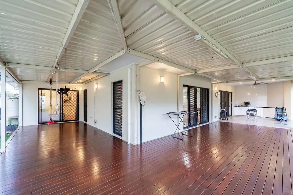 Апартаменты Spacious 5Br 3Ba Home W Parking And Yard In Sunnybank - S4 Брисбен