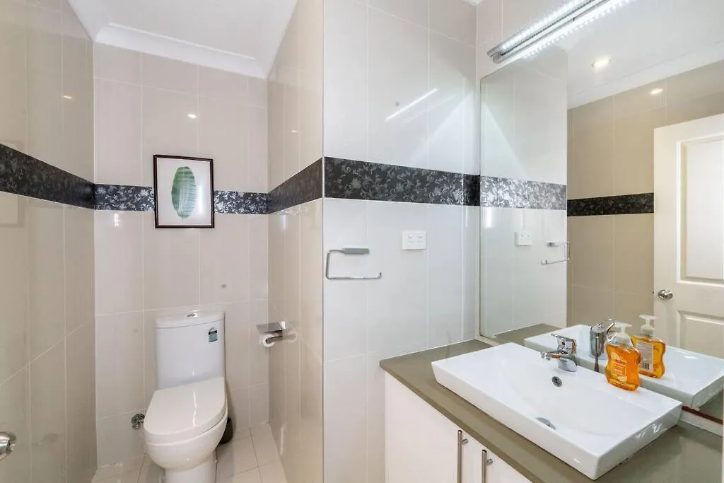 Spacious 5Br 3Ba Home W Parking And Yard In Sunnybank - S4 Брисбен 0*,