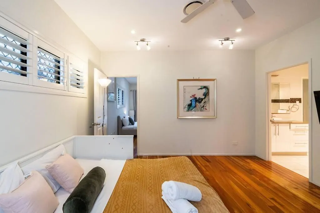 Spacious 5Br 3Ba Home W Parking And Yard In Sunnybank - S4 Брисбен
