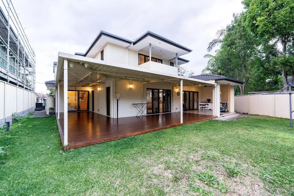 Spacious 5Br 3Ba Home W Parking And Yard In Sunnybank - S4 Брисбен
