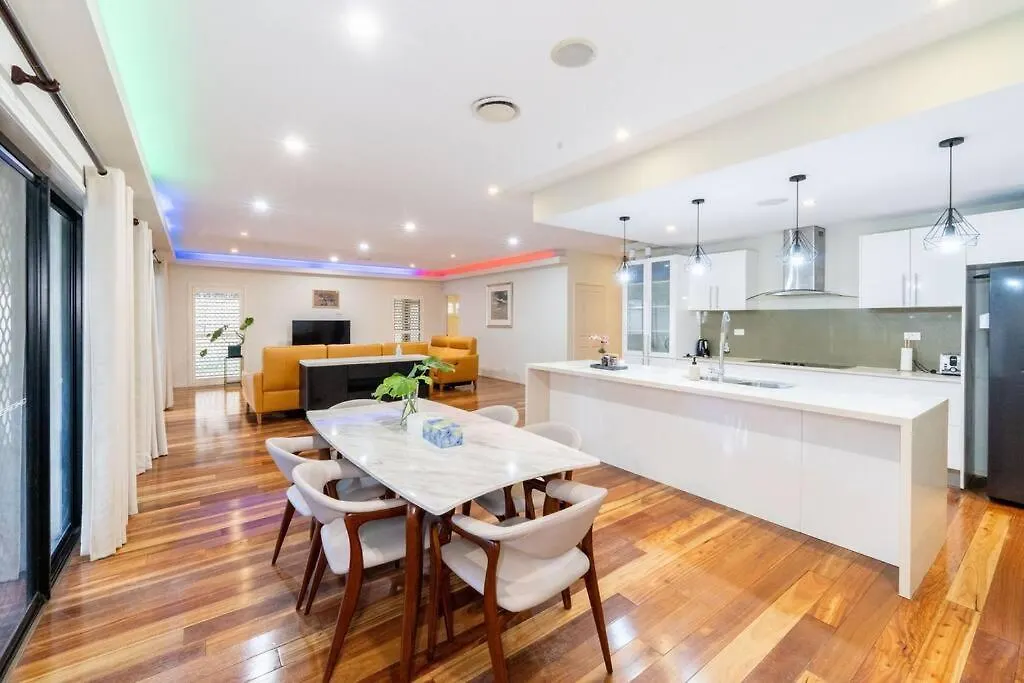 Spacious 5Br 3Ba Home W Parking And Yard In Sunnybank - S4 Brisbane 0*,  Austrália